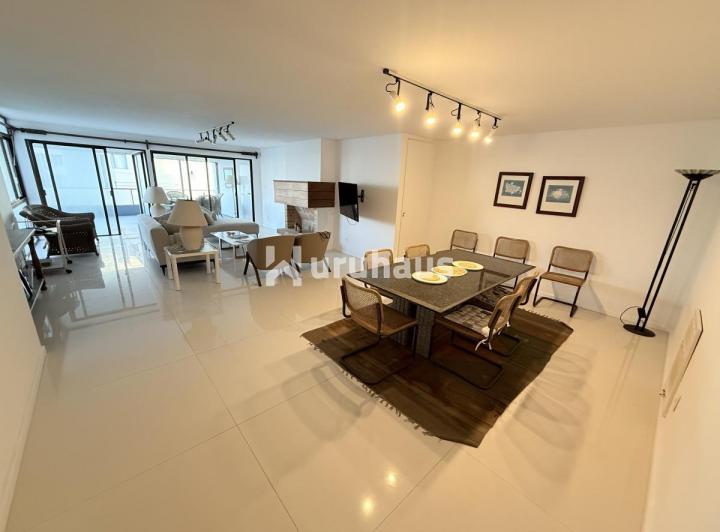 Departamento · 200m² · 5 Ambientes · 1 Cochera