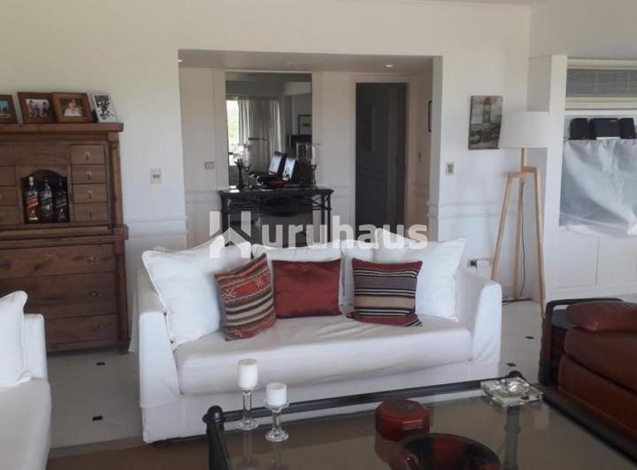 Departamento · 180m² · 5 Ambientes · 1 Cochera