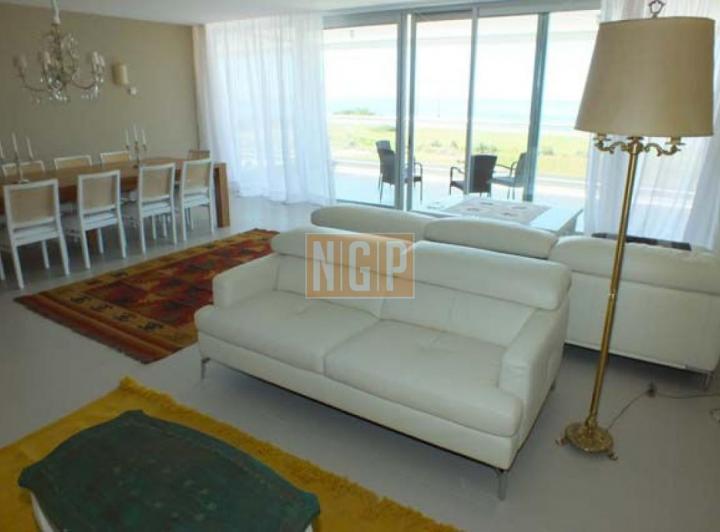 Departamento · 380m² · 5 Ambientes · 1 Cochera