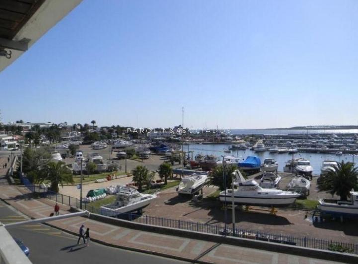 Departamento · 160m² · 5 Ambientes · 1 Cochera