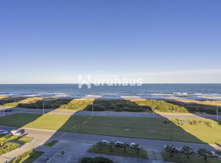 Departamento · 240m² · 5 Ambientes · 1 Cochera