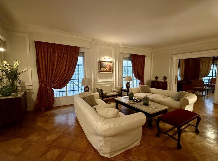 Departamento · 220m² · 6 Ambientes · 1 Cochera