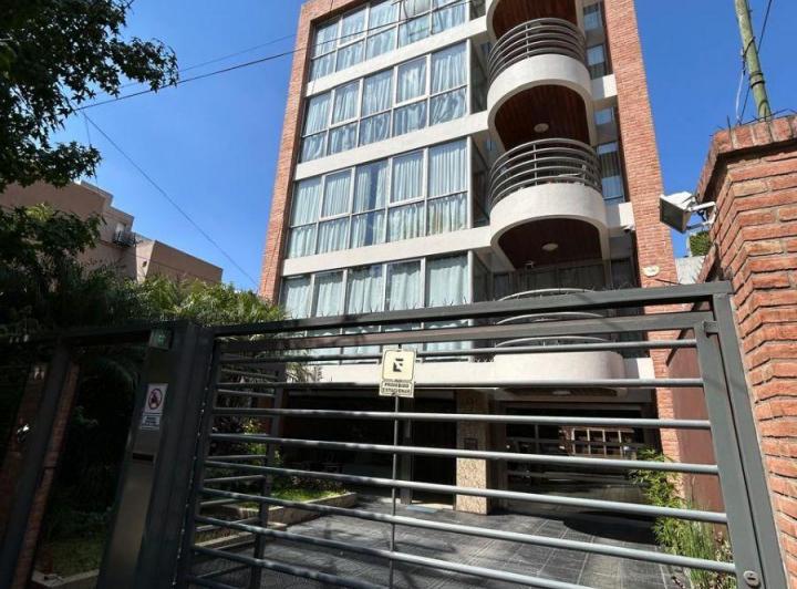 Departamento · 180m² · 5 Ambientes · 2 Cocheras
