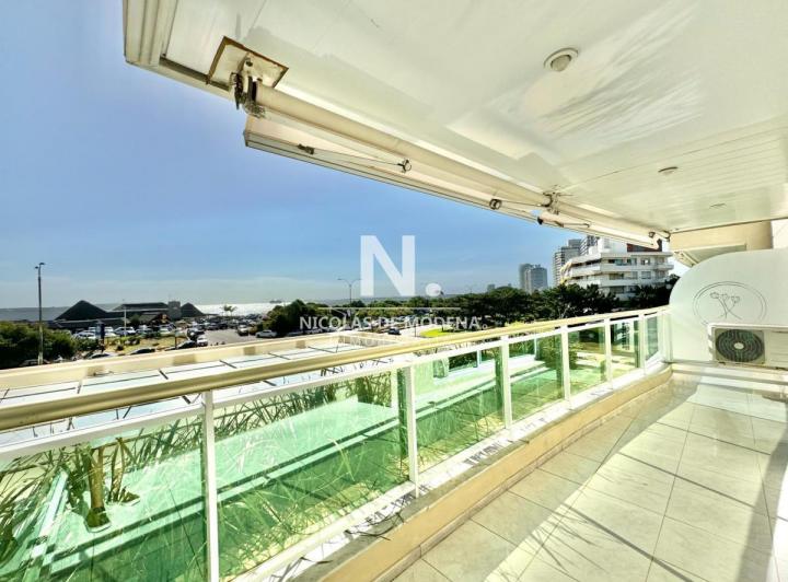 Departamento · 122m² · 4 Ambientes · 1 Cochera