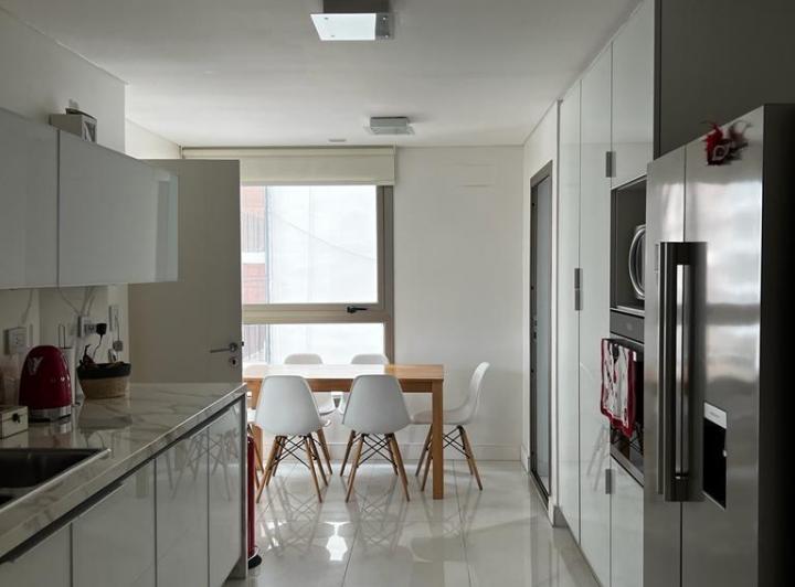 Departamento · 200m² · 4 Ambientes · 2 Cocheras