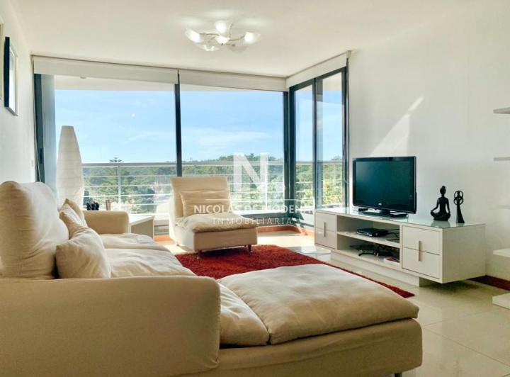 Departamento · 130m² · 4 Ambientes · 1 Cochera