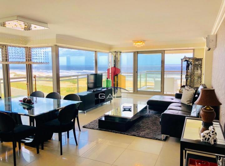 Departamento · 206m² · 4 Ambientes · 1 Cochera