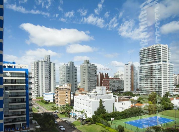 Departamento · 140m² · 4 Ambientes · 1 Cochera