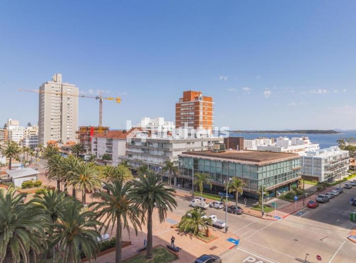 Departamento · 88m² · 4 Ambientes · 1 Cochera