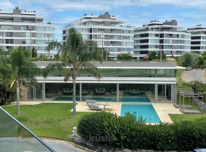 Departamento · 240m² · 4 Ambientes · 1 Cochera