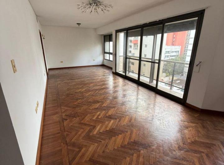 Departamento · 145m² · 6 Ambientes · 1 Cochera