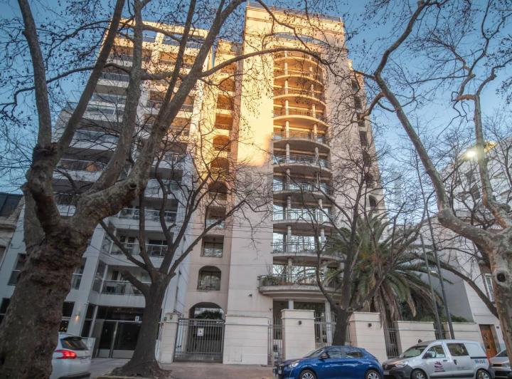 Departamento · 247m² · 6 Ambientes · 2 Cocheras
