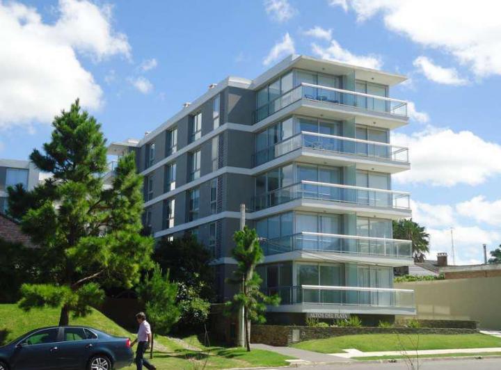 Departamento · 68m² · 3 Ambientes · 1 Cochera