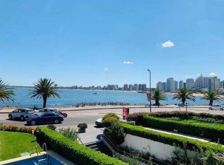 Departamento · 210m² · 5 Ambientes · 1 Cochera
