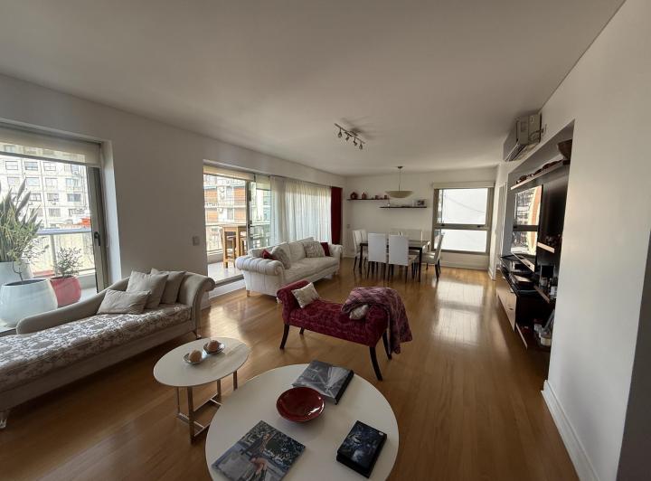 Departamento · 200m² · 4 Ambientes · 2 Cocheras