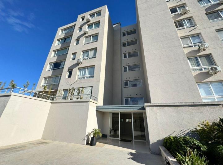 Departamento · 100m² · 4 Ambientes · 1 Cochera