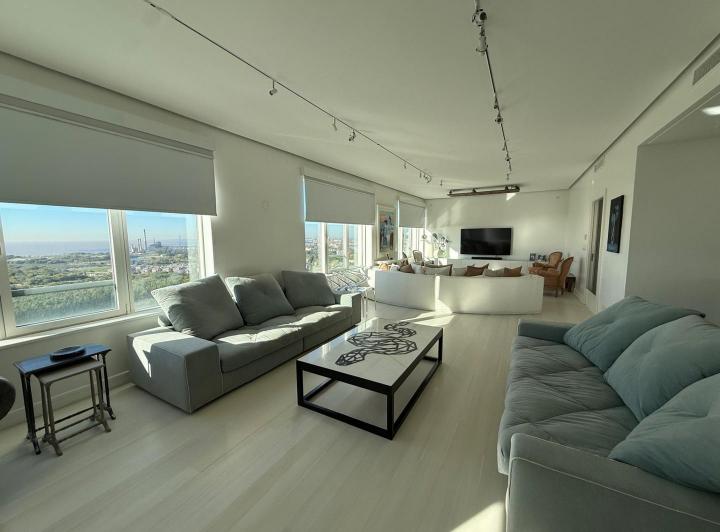 Departamento · 230m² · 3 Ambientes · 4 Cocheras