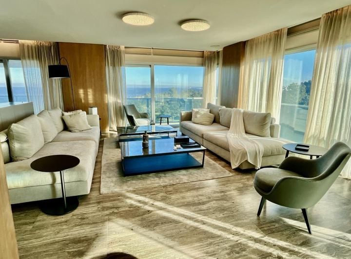 Departamento · 268m² · 5 Ambientes · 4 Cocheras