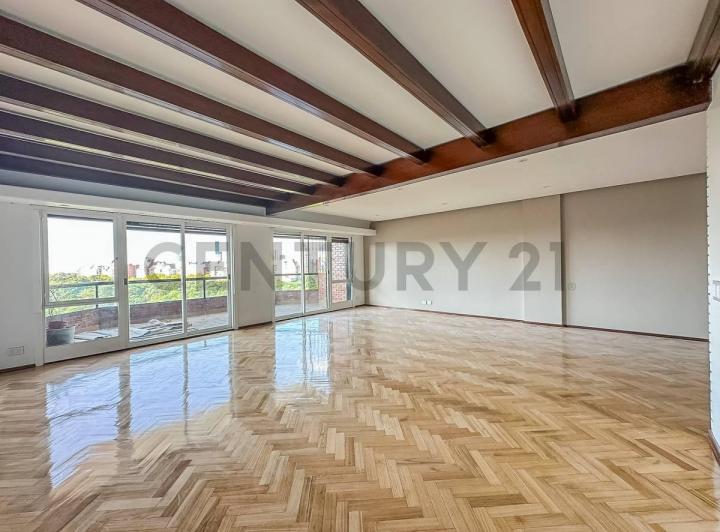Departamento · 194m² · 5 Ambientes · 1 Cochera