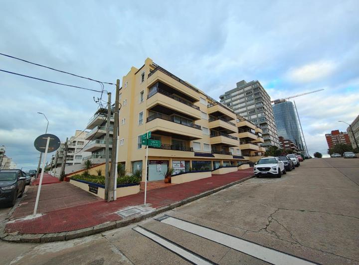 Departamento · 75m² · 4 Ambientes · 1 Cochera