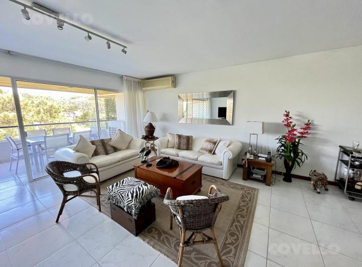 Departamento · 250m² · 4 Ambientes · 2 Cocheras