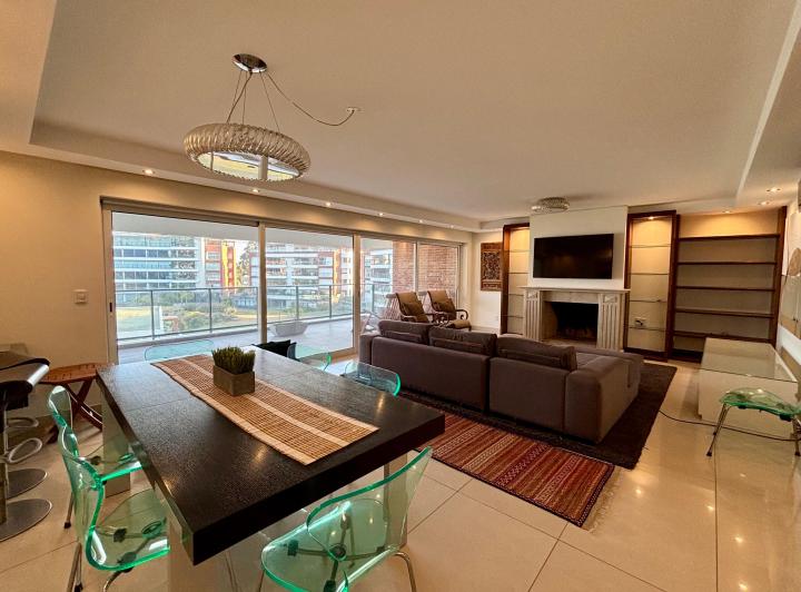 Departamento · 205m² · 4 Ambientes · 2 Cocheras
