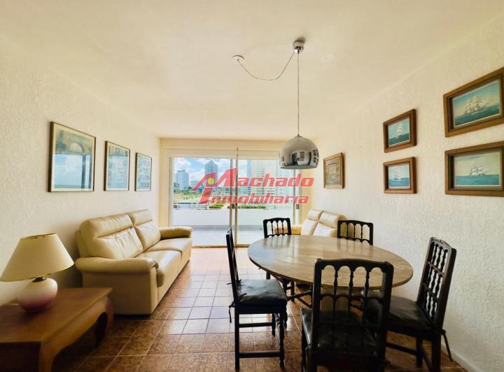 Departamento · 4 Ambientes · 1 Cochera