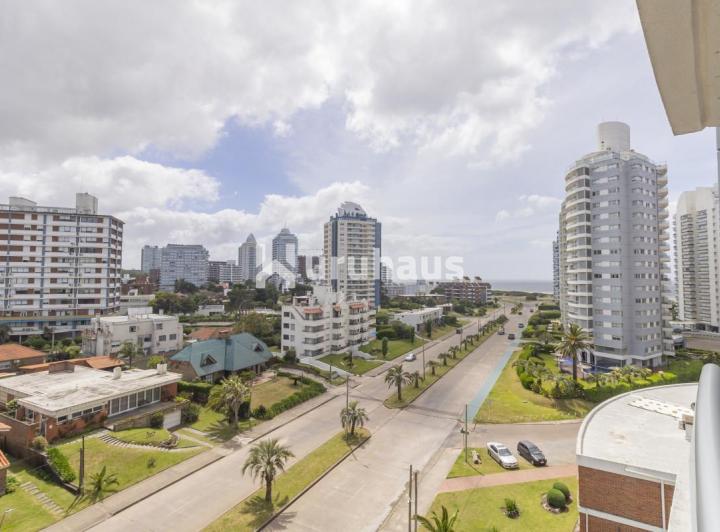 Departamento · 100m² · 4 Ambientes · 1 Cochera