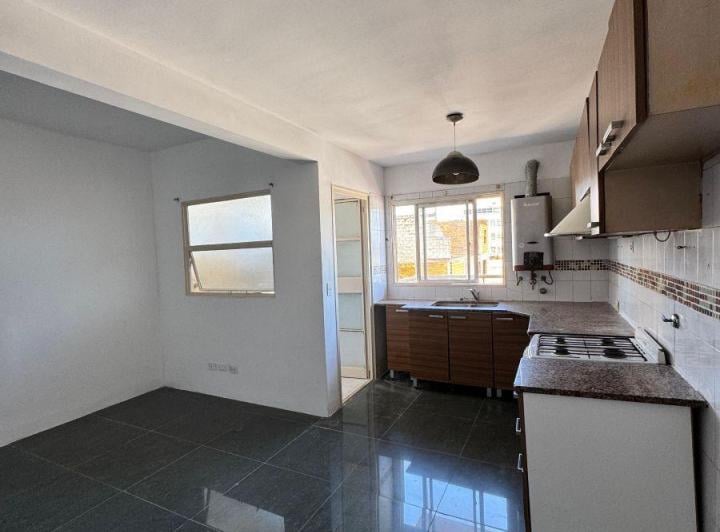 Departamento · 100m² · 4 Ambientes · 1 Cochera