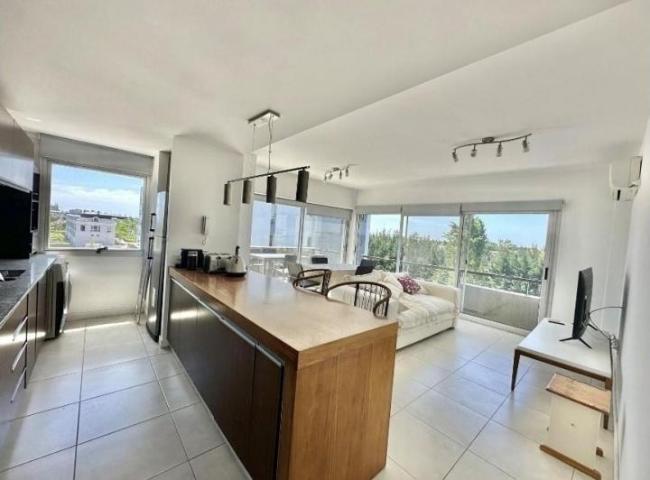 Departamento · 100m² · 4 Ambientes · 1 Cochera
