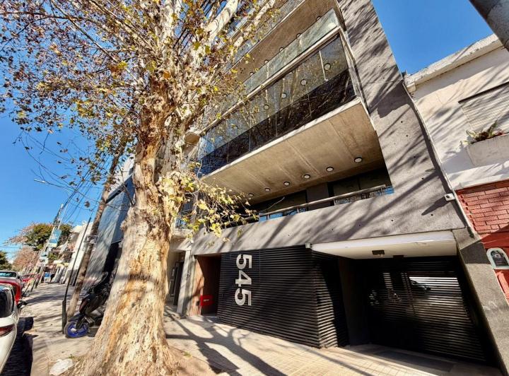 Departamento · 102m² · 4 Ambientes · 1 Cochera