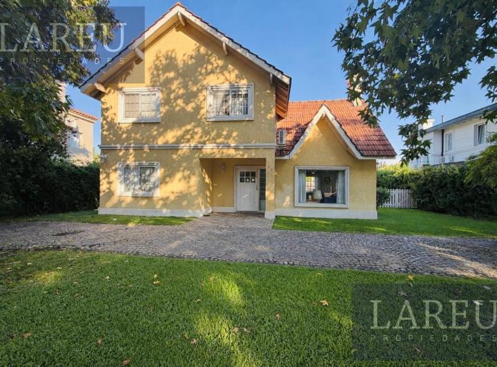 Casa · 160m² · 5 Ambientes