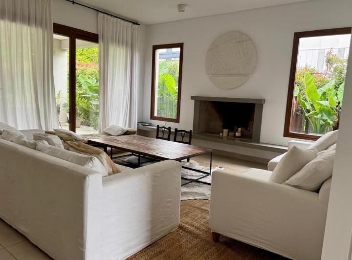 Casa · 300m² · 7 Ambientes