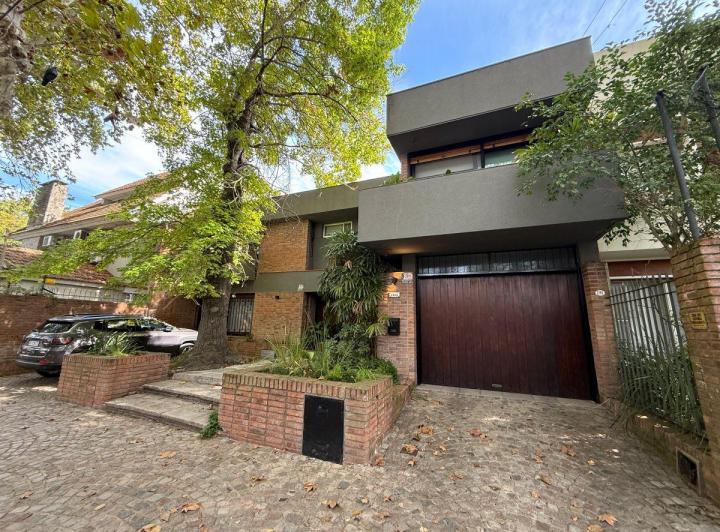 Casa · 400m² · 5 Ambientes · 2 Cocheras