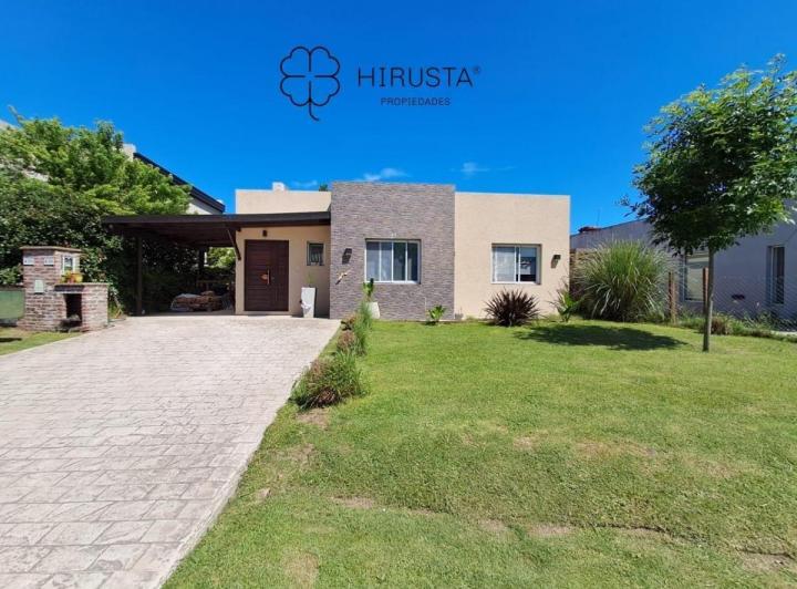 Casa · 103m² · 4 Ambientes · 1 Cochera