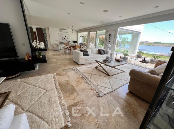 Casa · 600m² · 5 Ambientes · 1 Cochera
