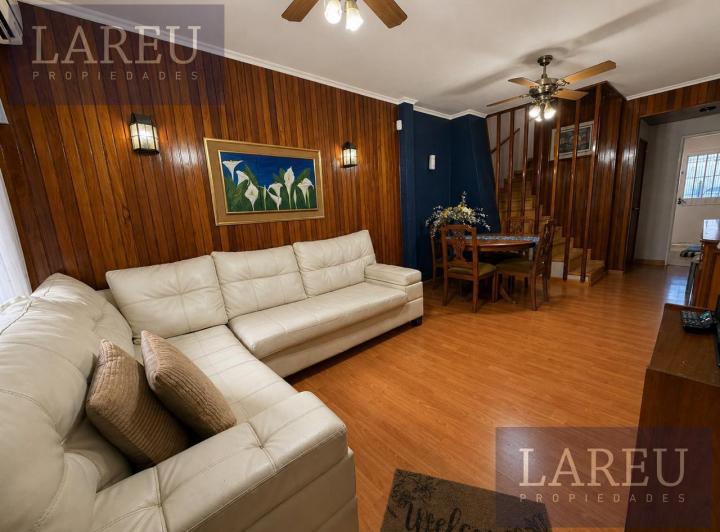 Casa · 105m² · 4 Ambientes · 1 Cochera