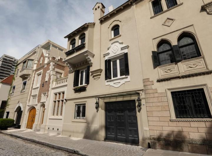 Casa · 300m² · 5 Dormitorios