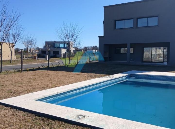 Casa · 169m² · 4 Ambientes · 1 Cochera