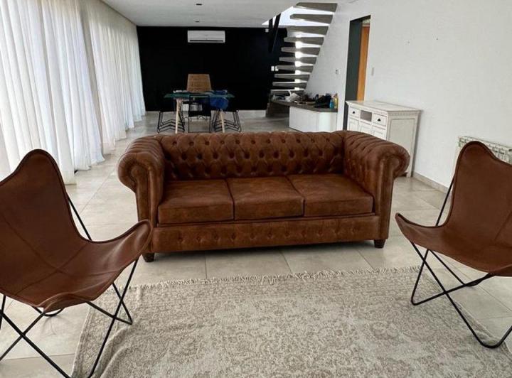 Casa · 275m² · 4 Ambientes · 1 Cochera