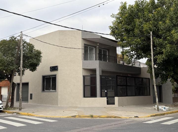 Casa · 186m² · 4 Ambientes · 3 Cocheras