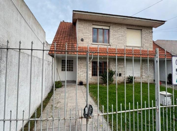 Casa · 120m² · 4 Ambientes · 1 Cochera