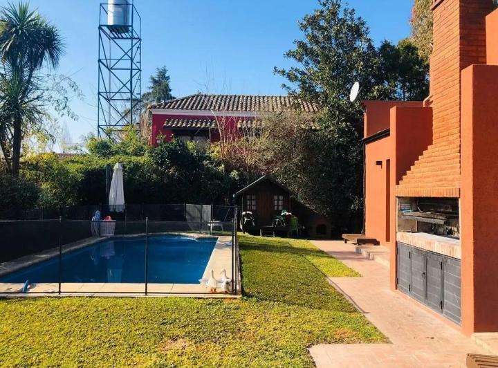 Casa · 270m² · 4 Ambientes · 1 Cochera