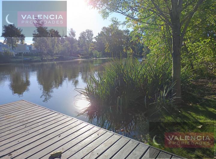 Casa · 300m² · 3 Dormitorios · 3 Cocheras