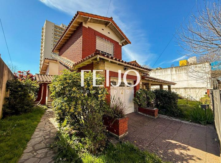 Casa · 188m² · 6 Ambientes · 2 Cocheras