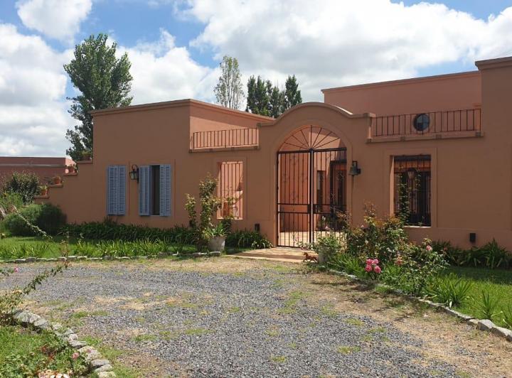 Casa · 270m² · 4 Ambientes