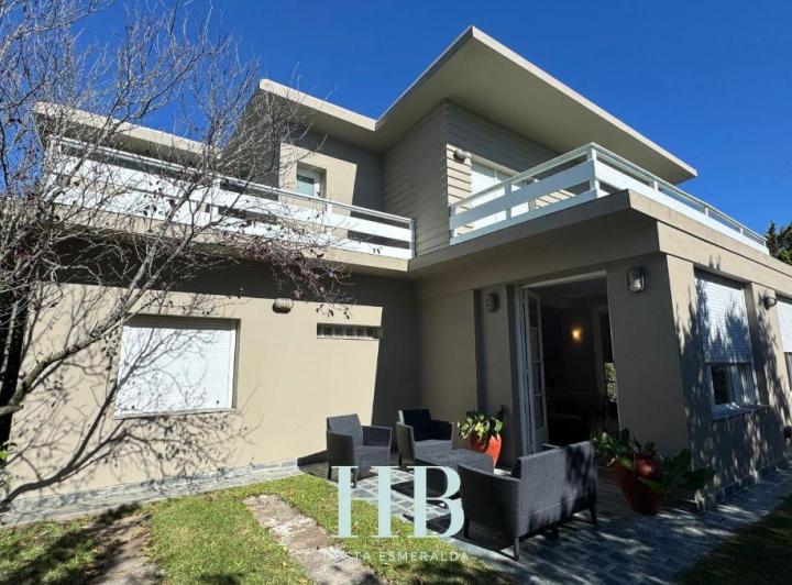 Casa · 140m² · 6 Ambientes