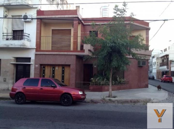 Casa · 250m² · 7 Ambientes · 1 Cochera