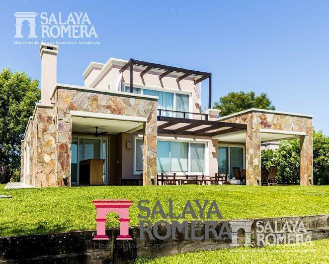 Casa · 270m² · 5 Ambientes