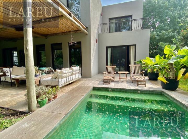 Casa · 273m² · 4 Ambientes